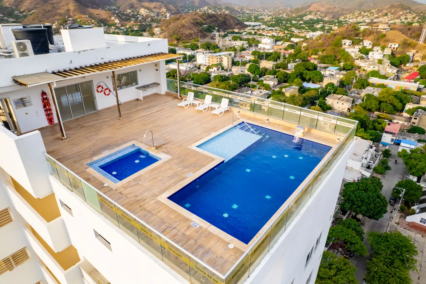 Piscina en la terraza de Jardín de Santana vista desde el aire